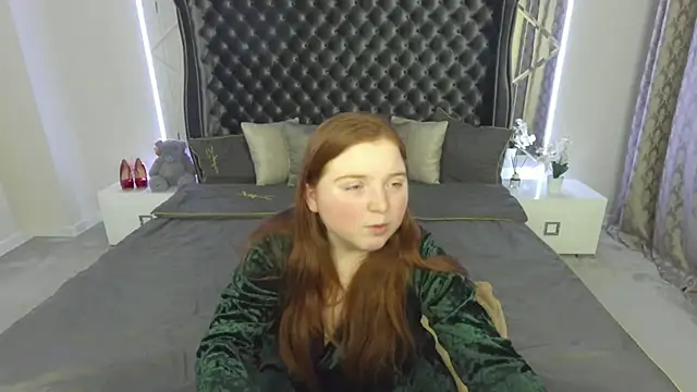 Snapshot of KattyRose8 chatting on 8, 11, 2025 KattyRose8 online show from 8, 11, 2025