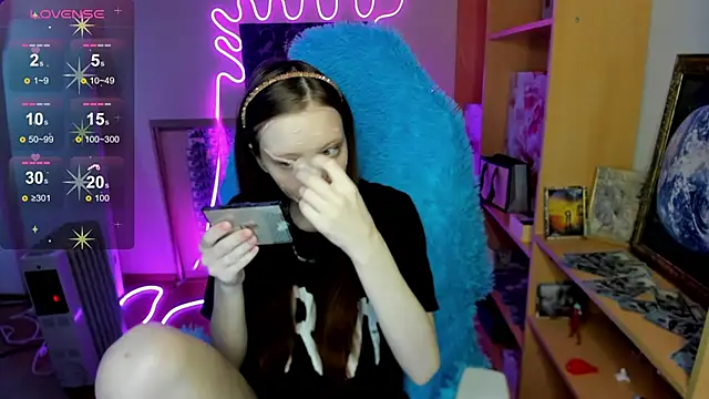 AliceHaris online show from 28, 11, 2025