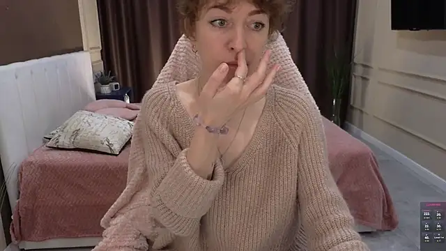 Snapshot of daniellia_ chatting on 4, 10, 2025 daniellia online show from 4, 10, 2025