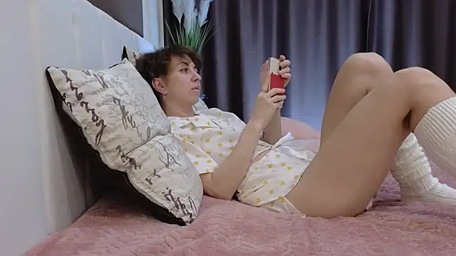 Snapshot of daniellia_ chatting on 7, 10, 2025 daniellia online show from 7, 10, 2025