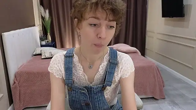 Snapshot of daniellia_ chatting on 20, 10, 2025 daniellia online show from 20, 10, 2025