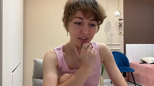 Snapshot of daniellia_ chatting on 2, 11, 2025 daniellia online show from 2, 11, 2025