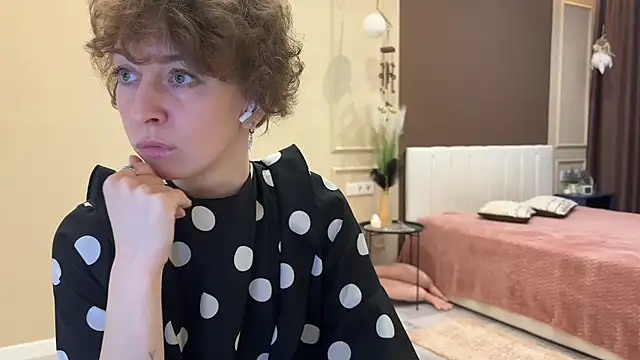 Snapshot of daniellia_ chatting on 15, 11, 2025 daniellia online show from 15, 11, 2025