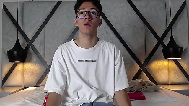 AustinReeds online show from 25, 9, 2025