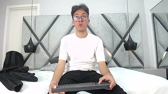 AustinReeds online show from 30, 9, 2025