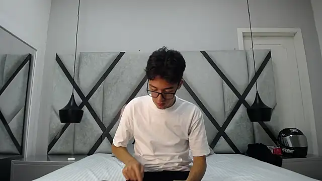 AustinReeds online show from 7, 10, 2025