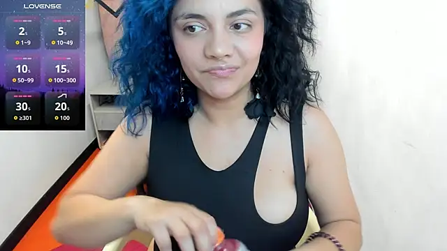 Kiara Cruz   online show from 9, 10, 2025