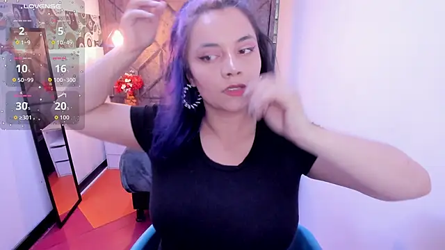 Kiara Cruz   online show from 24, 11, 2025