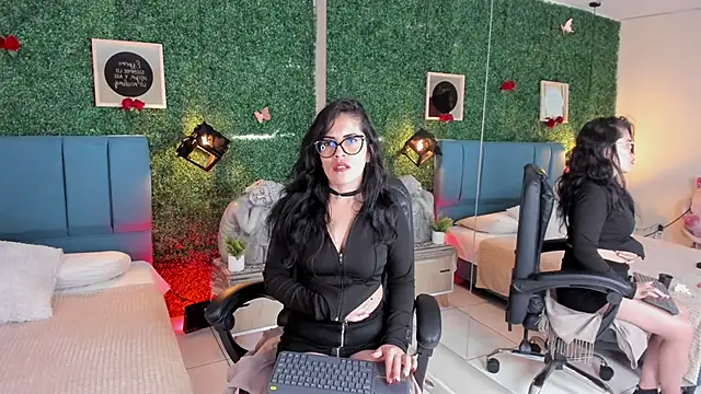 Linagh  online show from 16, 12, 2025