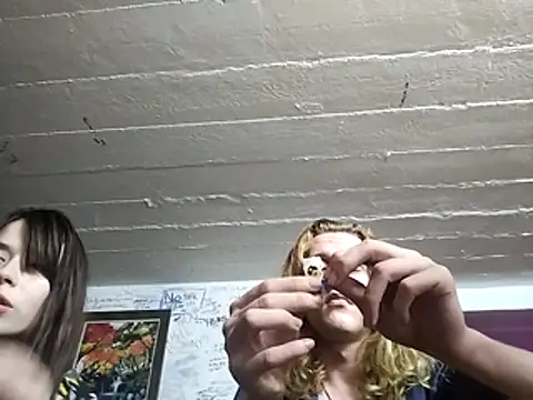 Snapshot of the-unHoly-G chatting on 18, 11, 2025 the-unHoly-G online show from 18, 11, 2025