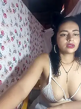 Snapshot of Anabelhotxx16 chatting on 8, 9, 2025 Anabelhotxx16 online show from 8, 9, 2025