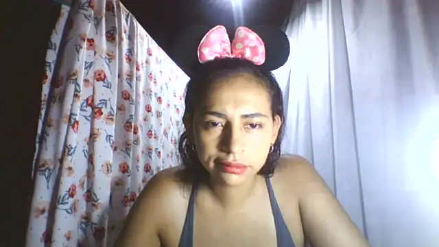 Snapshot of Anabelhotxx16 chatting on 19, 9, 2025 Anabelhotxx16 online show from 19, 9, 2025