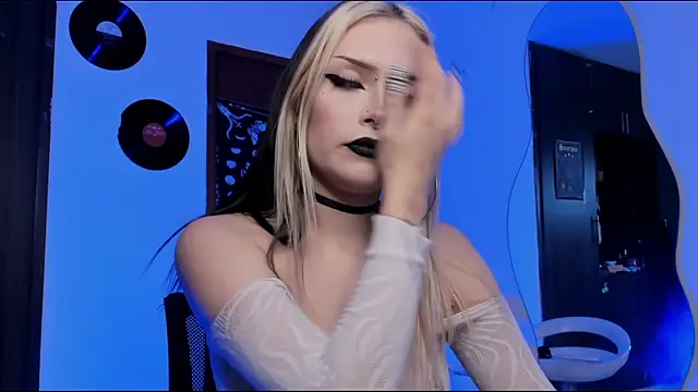 missluna27 online show from 2, 10, 2025