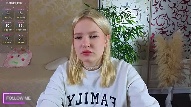 Mila Lioness online show from 29, 9, 2025