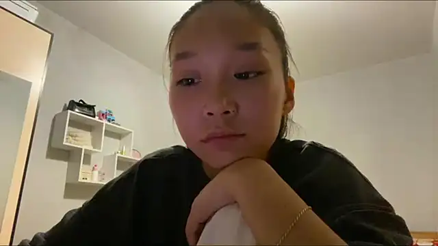 Snapshot of OraCowee chatting on 22, 9, 2025 OraCowee online show from 22, 9, 2025