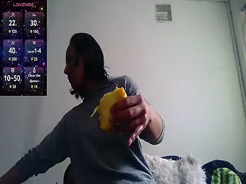 Snapshot of Natzu_Choi chatting on 4, 11, 2025 Natzu Choi online show from 4, 11, 2025