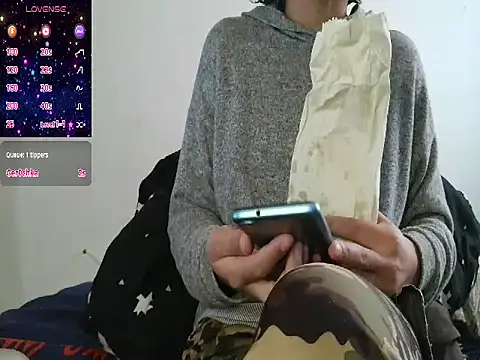 Snapshot of Natzu_Choi chatting on 7, 11, 2025 Natzu Choi online show from 7, 11, 2025