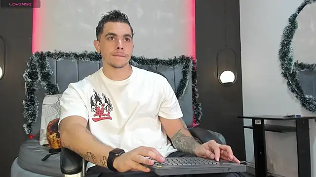 Liam walk  online show from 28, 11, 2025