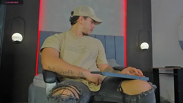 Snapshot of Liam_walk_ chatting on 8, 3, 2026 Liam walk online show from 8, 3, 2026