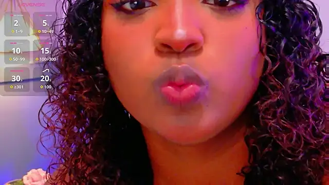 Snapshot of Cristal-Jonnes chatting on 11, 10, 2025 Cristal-Jonnes online show from 11, 10, 2025