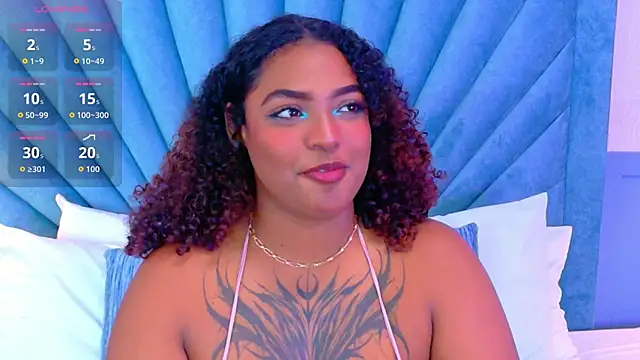 Snapshot of Cristal-Jonnes chatting on 17, 10, 2025 Cristal-Jonnes online show from 17, 10, 2025