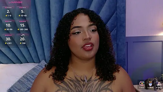 Snapshot of Cristal-Jonnes chatting on 13, 11, 2025 Cristal-Jonnes online show from 13, 11, 2025