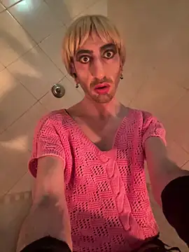 troiapompea online show from 22, 3, 2026