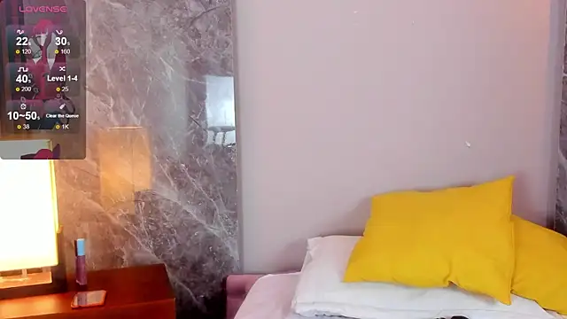 Emma hunter  online show from 23, 11, 2025