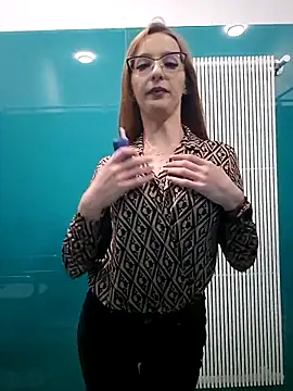 MoonedByEva online show from 20, 10, 2025