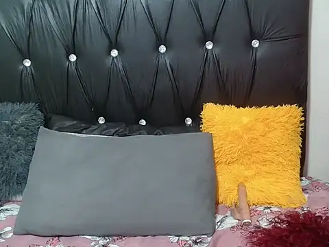 Lsnickykhanyile online show from 9, 11, 2025