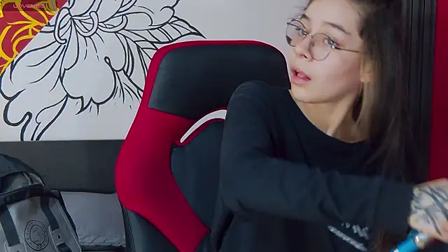 RavennMoonn online show from 9, 3, 2026