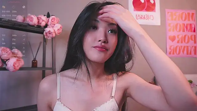 Snapshot of FancyEsten chatting on 8, 11, 2025 FancyEsten online show from 8, 11, 2025