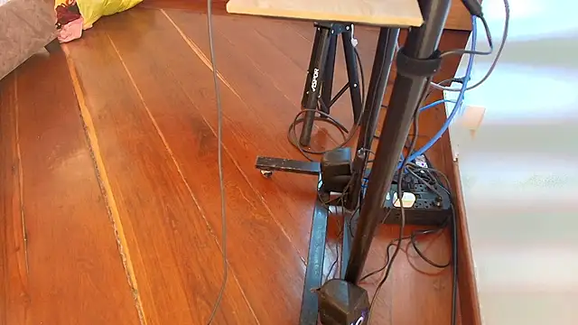 zarah andrew   online show from 21, 11, 2025