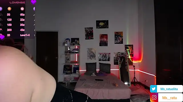 hazyjane  online show from 15, 9, 2025