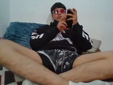 Snapshot of Barrx0018 chatting on 18, 12, 2025 Barrx0018 online show from 18, 12, 2025