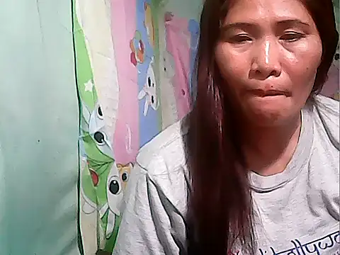 Snapshot of Juicy_69xx chatting on 31, 10, 2025 Juicy 69xx online show from 31, 10, 2025