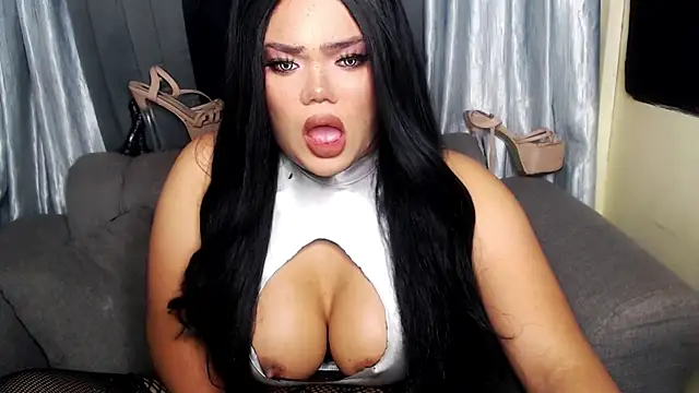 10inchs Maxie online show from 16, 11, 2025