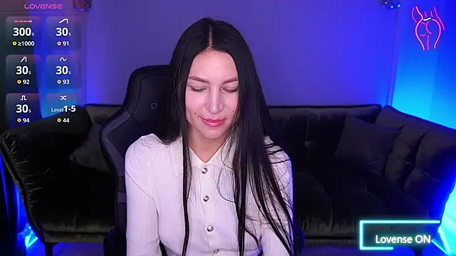 Snapshot of EliseVelour chatting on 4, 11, 2025 EliseVelour online show from 4, 11, 2025