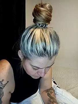 Snapshot of Fernandar2025 chatting on 12, 9, 2025 Fernandar2025 online show from 12, 9, 2025