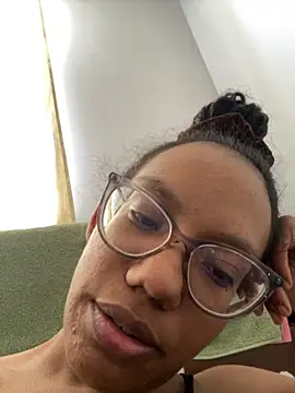 Snapshot of Valen1800 chatting on 16, 10, 2025 Valen1800 online show from 16, 10, 2025