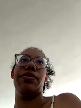 Snapshot of Valen1800 chatting on 5, 11, 2025 Valen1800 online show from 5, 11, 2025