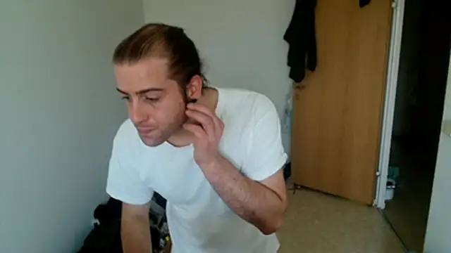 Snapshot of hei_69 chatting on 14, 12, 2025 hei 69 online show from 14, 12, 2025