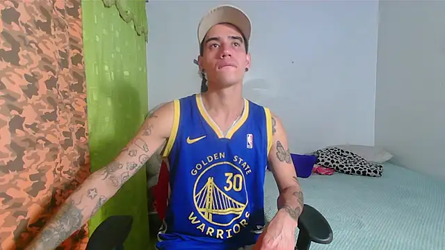 Snapshot of kilyan--x_x chatting on 15, 10, 2025 kilyan--x x online show from 15, 10, 2025