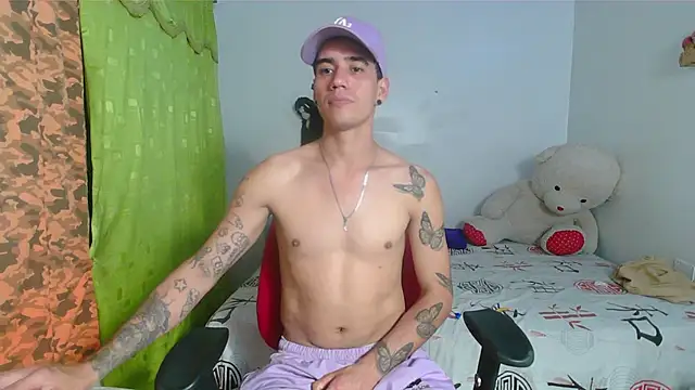 Snapshot of kilyan--x_x chatting on 18, 10, 2025 kilyan--x x online show from 18, 10, 2025