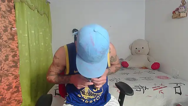 Snapshot of kilyan--x_x chatting on 21, 10, 2025 kilyan--x x online show from 21, 10, 2025