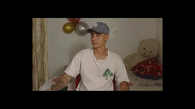 Snapshot of kilyan--x_x chatting on 24, 10, 2025 kilyan--x x online show from 24, 10, 2025