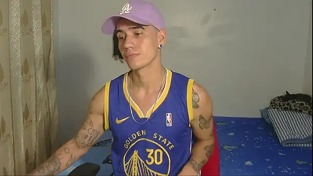 Snapshot of kilyan--x_x chatting on 8, 11, 2025 kilyan--x x online show from 8, 11, 2025