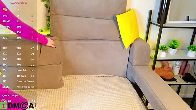 Snapshot of Roxy_Sunnny chatting on 20, 11, 2025 Roxy Sunnny online show from 20, 11, 2025