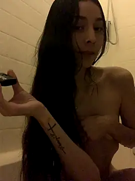 Snapshot of lovinlush chatting on 17, 9, 2025 lovinlush online show from 17, 9, 2025