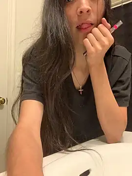 Snapshot of lovinlush chatting on 14, 10, 2025 lovinlush online show from 14, 10, 2025